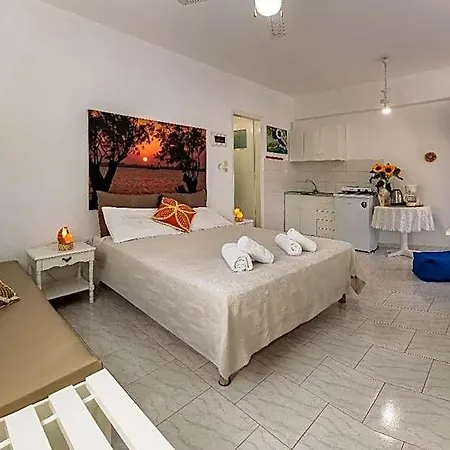 Remvi Hotel Parikia (Paros)